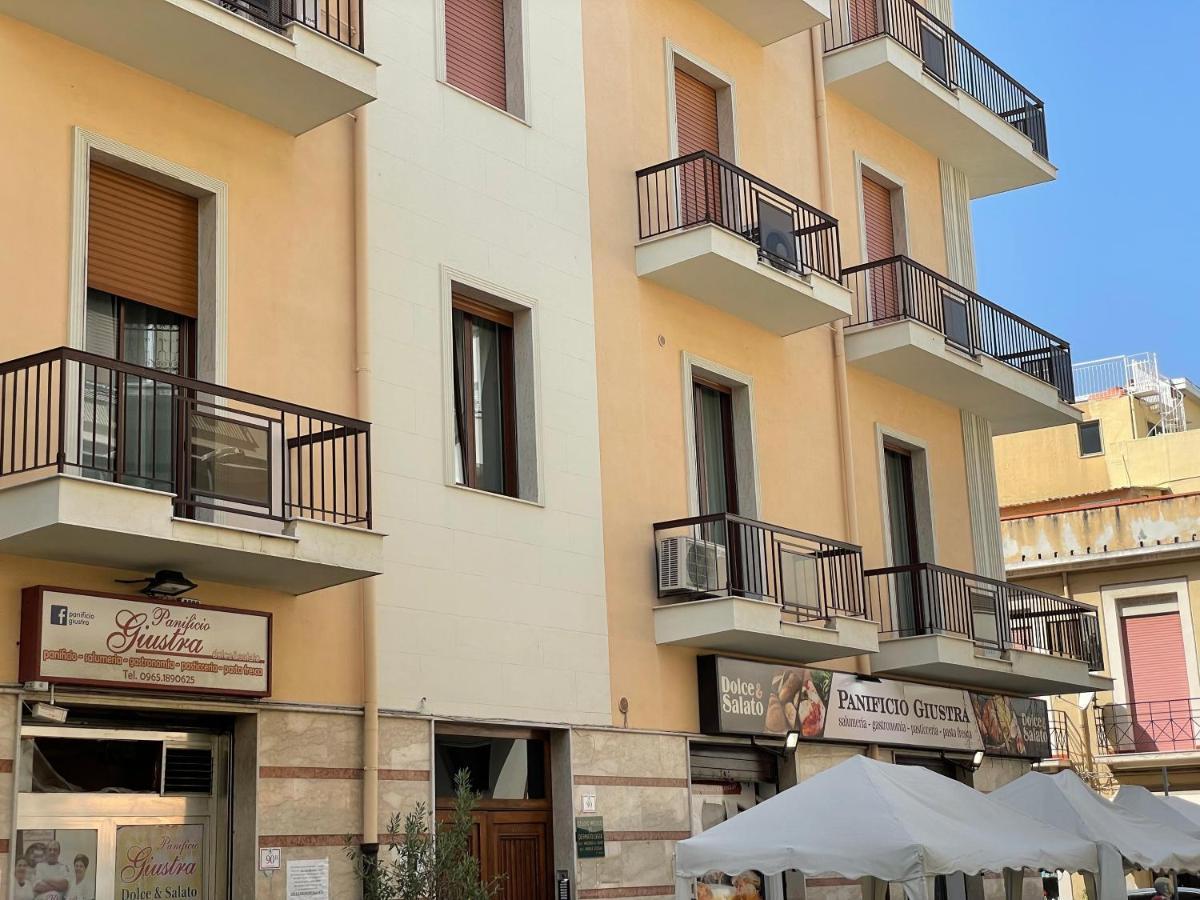 Centro Storico, Piazza Carmine: La Casa Di Angela Apartment Reggio Calabria Exterior photo
